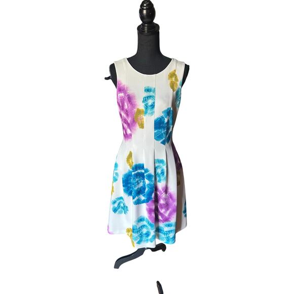Calvin Klein Floral Sleeveless Fit & Flare Dress – Elegant Summer Style - Picture 1 of 9
